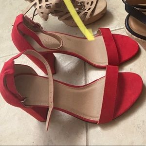 Shoes red heels